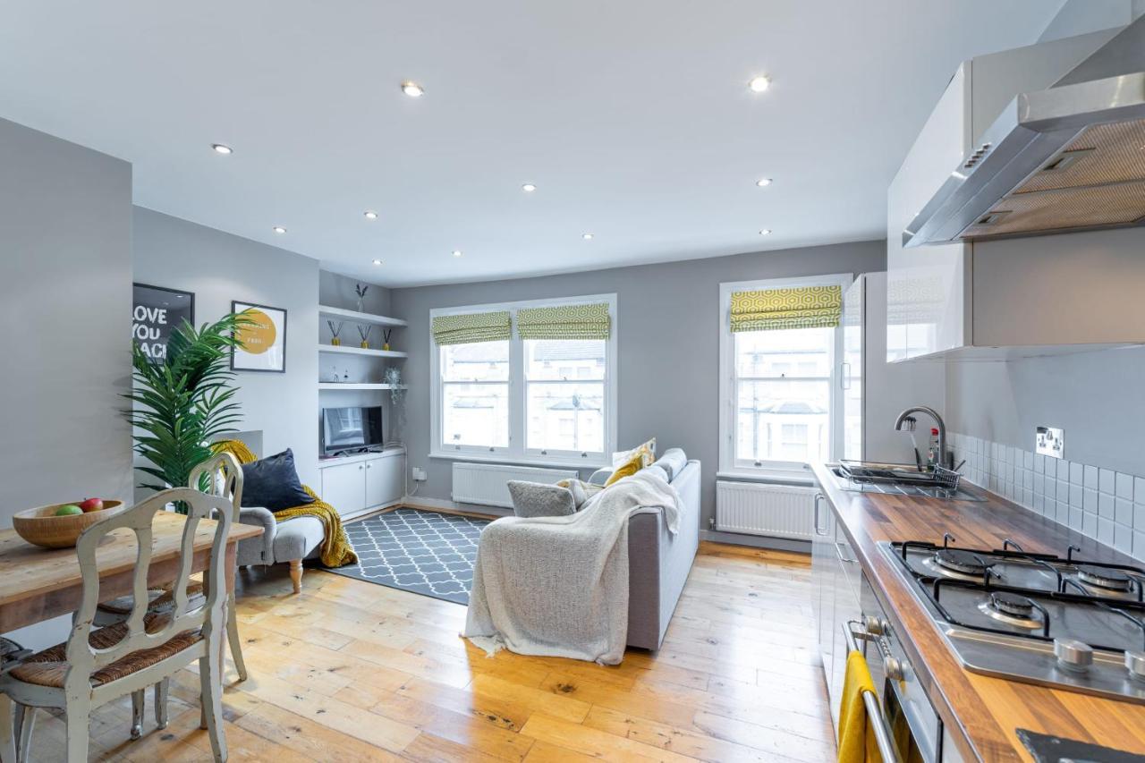 Appartamento Stylish Shepherds Bush Flat Londra Esterno foto