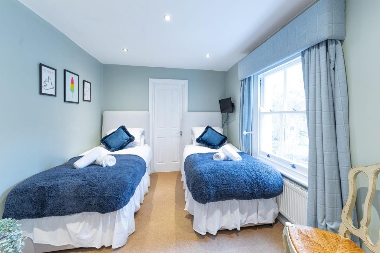 Appartamento Stylish Shepherds Bush Flat Londra Esterno foto